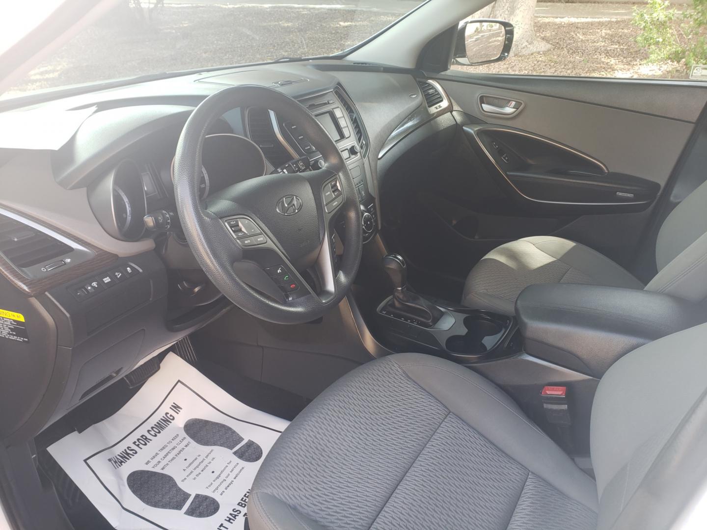 2017 WHITE /gray and black Hyundai Santa Fe SE sport (5NMZT3LB6HH) with an 2.4L L4 DOHC 16V engine, 4-Speed Automatic transmission, located at 323 E Dunlap Ave., Phoenix, AZ, 85020, (602) 331-9000, 33.567677, -112.069000 - 2017 Hyundai Santa Fe Sport,........A Must See!! No accidents, Ice cold AC. The SUV is gorgeous inside and out. Power windows, Power door locks, Touch screen Stereo/CD Player, Phone sync, Bluetooth, Backup camera, Beautiful gray and black interior with gray cloth seats in near perfect condition, Inc - Photo#9